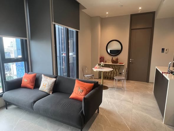 living room and room interior of HYDE Heritage Thonglor, Sukhumvit 59 main road