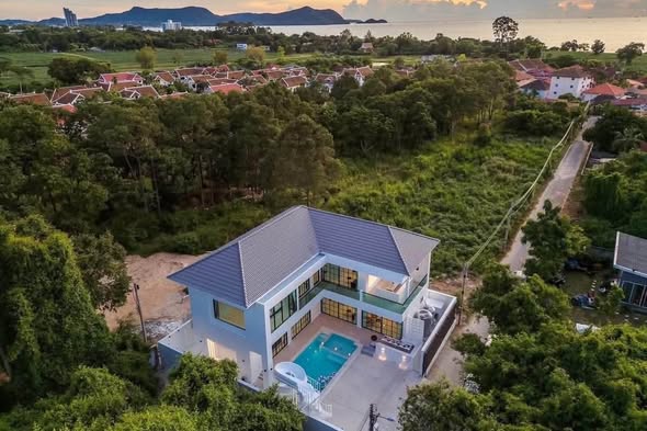 I-NINE Pool Villa