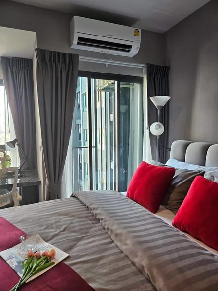 bedroom of IDEO Chula-Sam Yan
