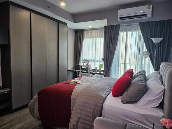 bedroom of IDEO Chula-Sam Yan