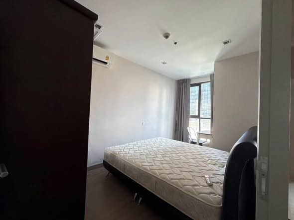 bedroom of Ideo Mobi Rama 9