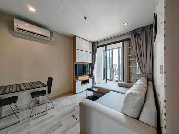 bedroom and living room of Ideo Mobi Rama 9