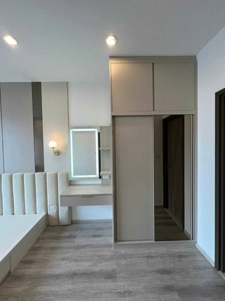 bedroom and room interior of Ideo Mobi Sukhumvit 66