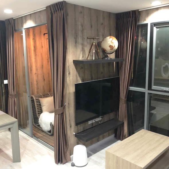 bedroom and room interior of Ideo Mobi Sukhumvit 81