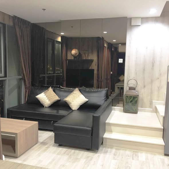 living room and room interior of Ideo Mobi Sukhumvit 81