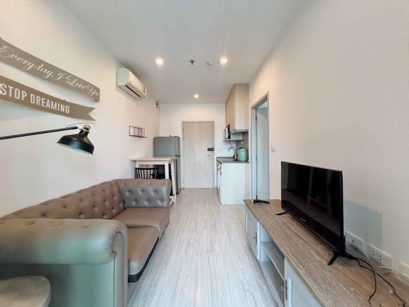 living room of Ideo Mobi Sukhumvit Eastgate