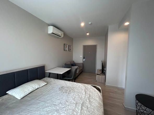 bedroom of Ideo Mobi Sukhumvit Eastpoint