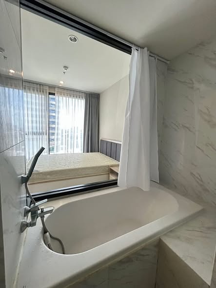 bedroom and bathroom of Ideo Mobi Sukhumvit Eastpoint