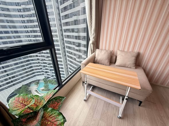 bedroom and living room of Ideo Mobi Sukhumvit Eastpoint
