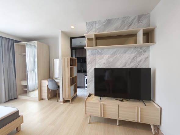 bedroom and living room of Ideo Mobi Sukhumvit Eastpoint