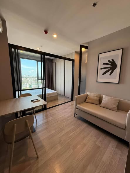 bedroom and living room of Ideo Mobi Sukhumvit Eastpoint
