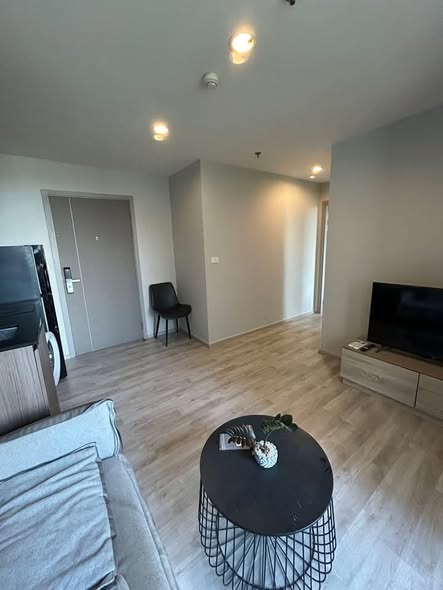 bedroom and living room of Ideo Mobi Sukhumvit Eastpoint