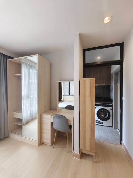 bedroom and room interior of Ideo Mobi Sukhumvit Eastpoint