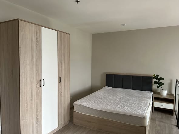 bedroom and room interior of Ideo Mobi Sukhumvit Eastpoint