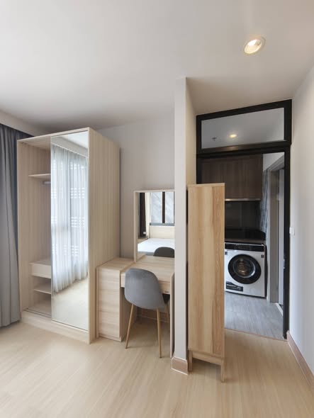 bedroom and room interior of Ideo Mobi Sukhumvit Eastpoint