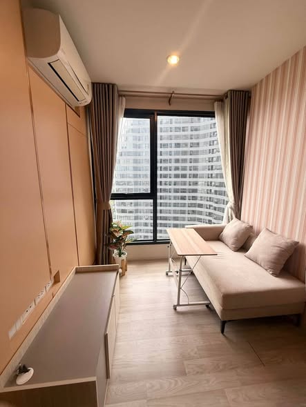living room and bedroom of Ideo Mobi Sukhumvit Eastpoint