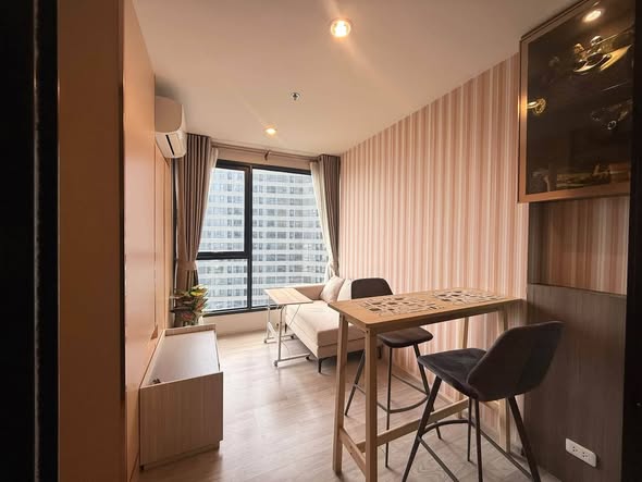 living room and bedroom of Ideo Mobi Sukhumvit Eastpoint