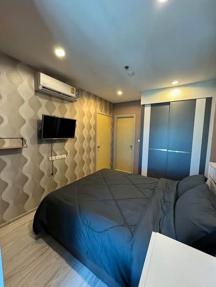 bedroom of Ideo Mobi Wongsawang Interchange