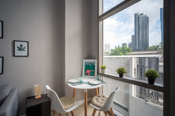 living room of Ideo Morph 38