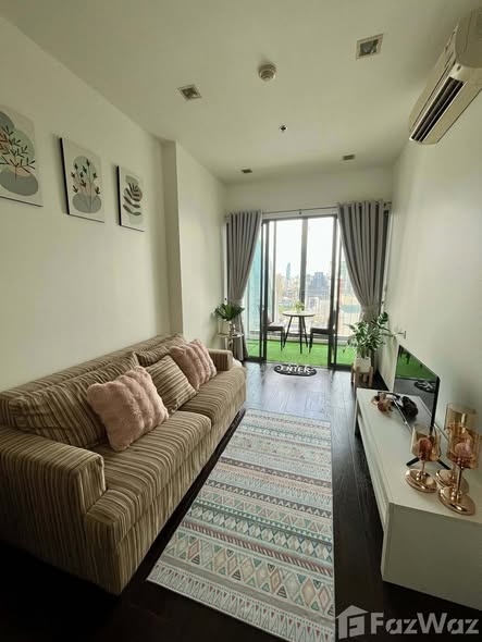 bedroom and living room of Ideo Q Phaya Thai