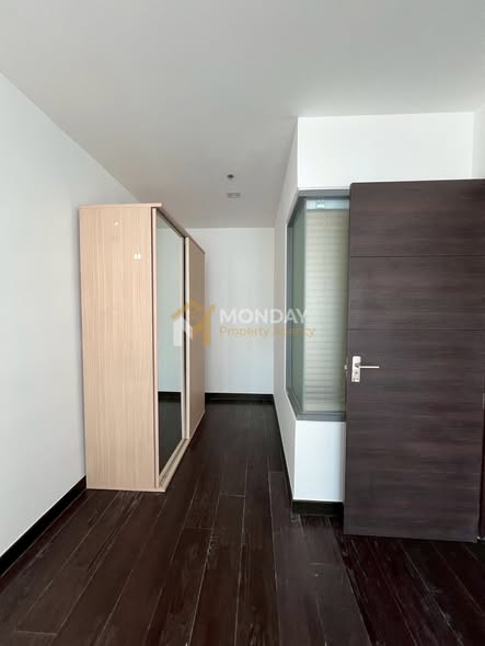 bedroom and room interior of Ideo Q Phaya Thai