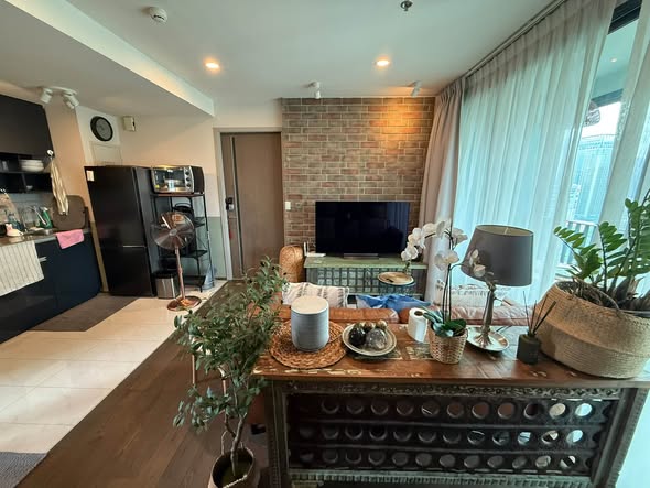 living room of Ideo Q Ratchathewi