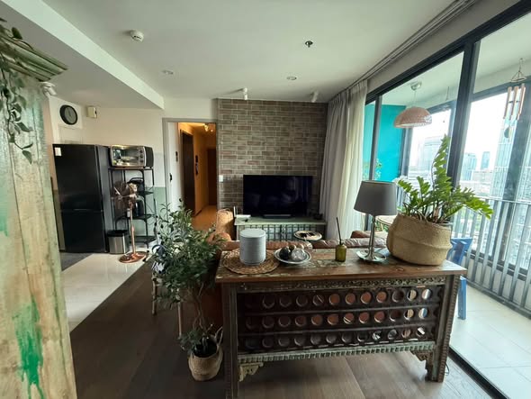 living room of Ideo Q Ratchathewi