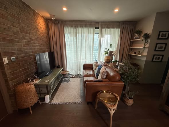 living room of Ideo Q Ratchathewi