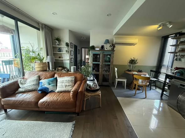 living room of Ideo Q Ratchathewi