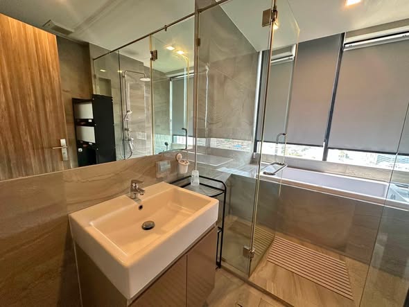 bathroom of Ideo Q Sukhumvit 36