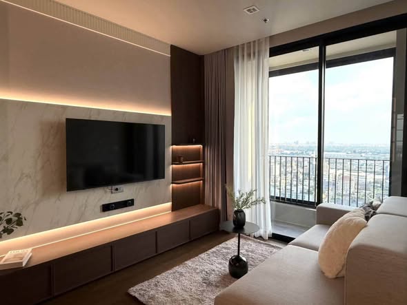 bedroom and living room of Ideo Q Sukhumvit 36