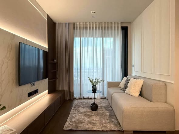 bedroom and living room of Ideo Q Sukhumvit 36