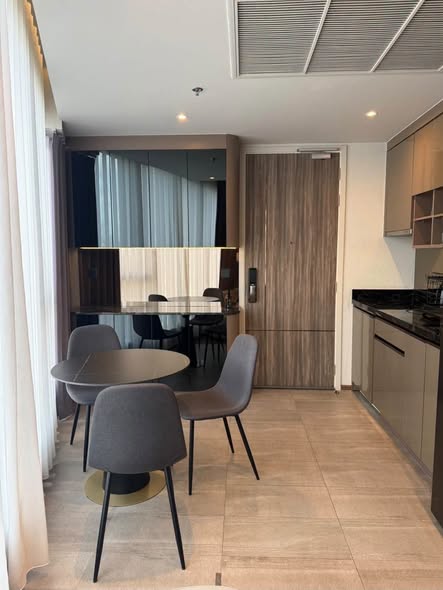 room interior and kitchen of Ideo Q Sukhumvit 36