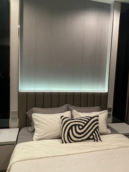 bedroom and room interior of Ideo Q Victory