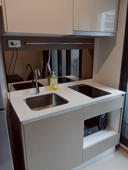 bathroom and kitchen of IDEO Rama9 – Asoke