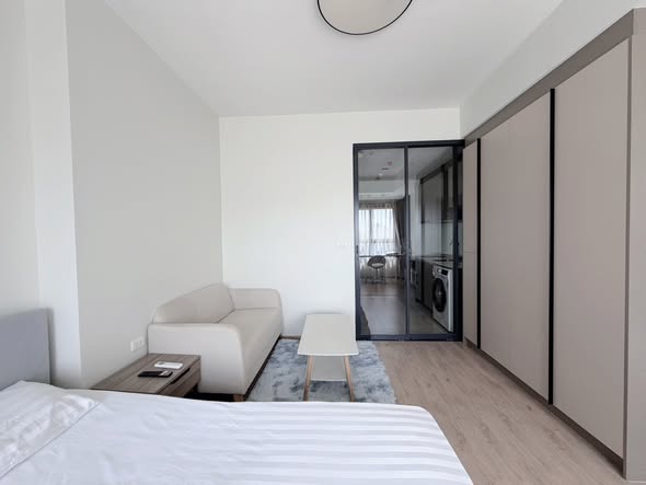 bedroom and room interior of IDEO Rama9 – Asoke