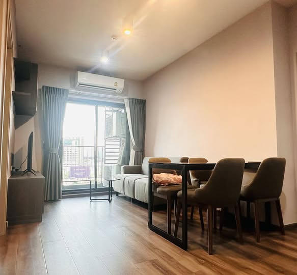 living room of IDEO Rama9 – Asoke