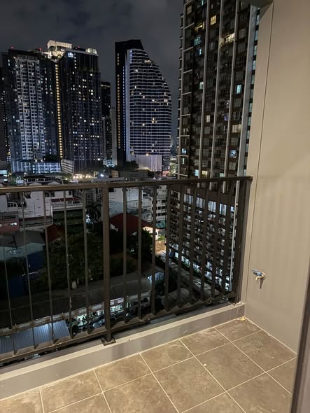 room interior of IDEO Rama9 – Asoke