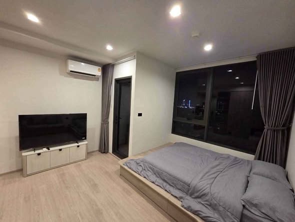 bedroom of Ideo Sathon-Wongwian Yai
