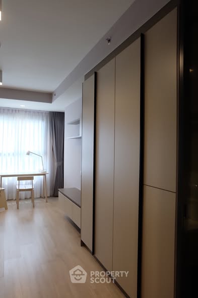 bedroom and room interior of Ideo Sathon-Wongwian Yai