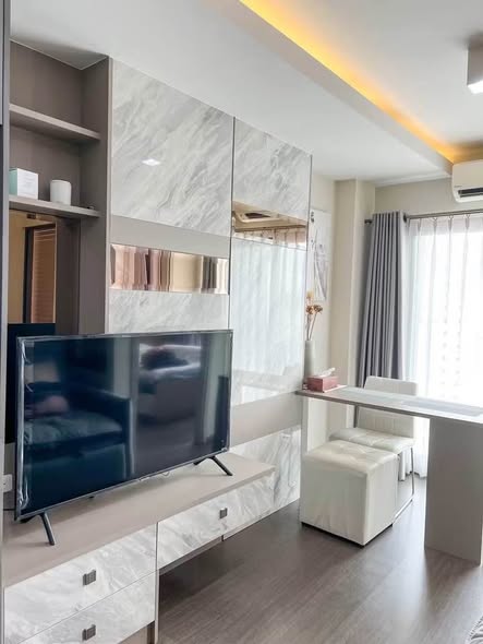 bedroom and living room of Ideo Sukhumvit 93