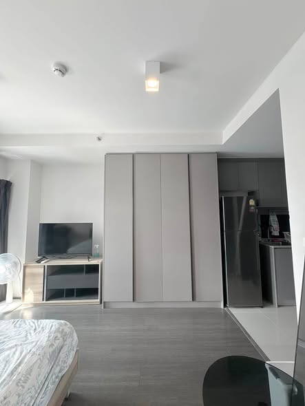 bedroom and room interior of Ideo Sukhumvit 93