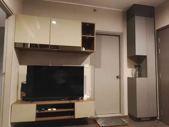 room interior and kitchen of Ideo Sukhumvit 93