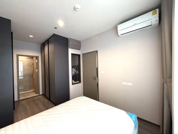 bedroom and room interior of IDEO Sukhumvit Rama 4 ไอดีโอ สุขุมวิท-พระราม 4