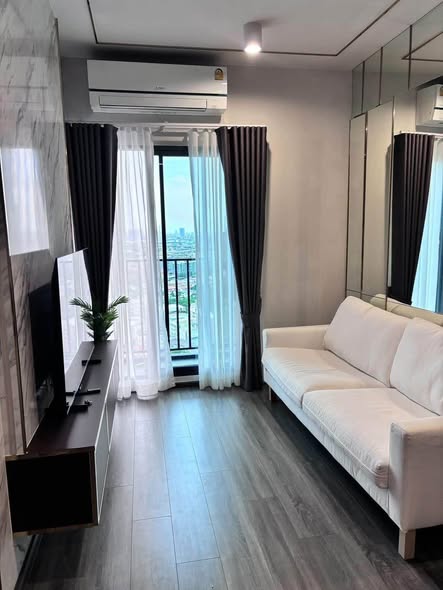living room and room interior of IDEO Sukhumvit Rama 4 ไอดีโอ สุขุมวิท-พระราม 4