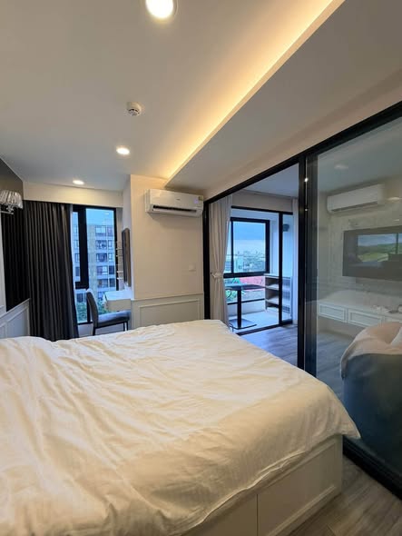 bedroom and room interior of IKON SUKHUMVIT 77 CONDOMINIUM