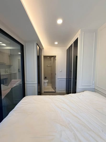 bedroom and room interior of IKON SUKHUMVIT 77 CONDOMINIUM