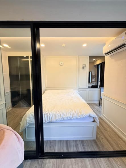 bedroom and room interior of IKON SUKHUMVIT 77 CONDOMINIUM