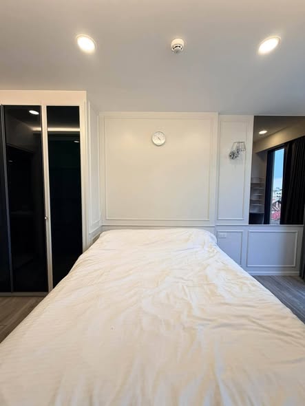bedroom and room interior of IKON SUKHUMVIT 77 CONDOMINIUM