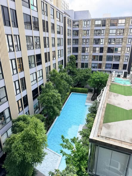 pool of IKON SUKHUMVIT 77 CONDOMINIUM